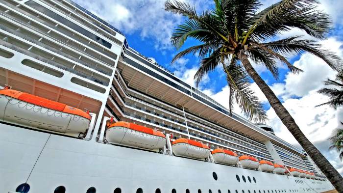 How to Travel the World on a Budget: 12 Money-Saving Tips