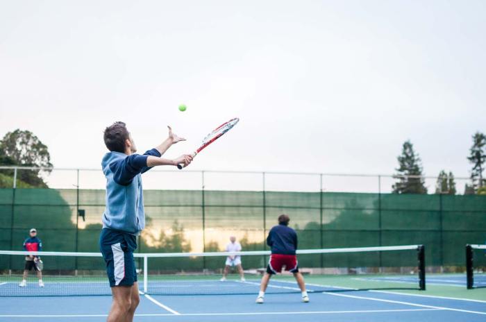How to Play Tennis: 5 Basic Tennis Strokes